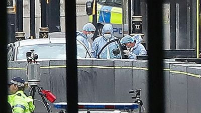 Attentat à la voiture-bélier à Londres : la police perquisitionne