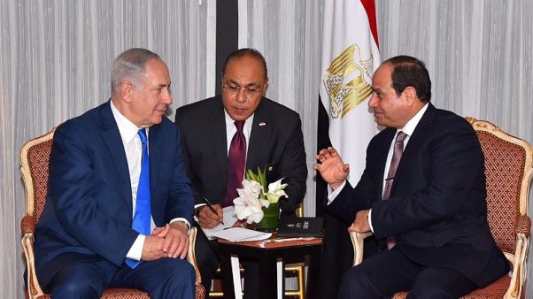 إسرائيل تقول إنها ستستأنف حركة البضائع التجارية إلى غزة إذا استمر الهدوء إسرائيل تقول إنها ستستأنف حركة البضائع التجارية إلى غزة إذا استمر الهدوء