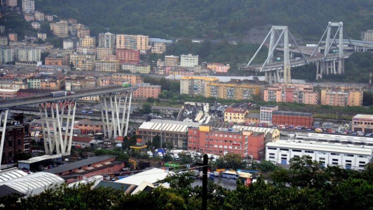 مسؤول إيطالي: 22 قتيلا على الأقل في انهيار الجسر بمدينة جنوة