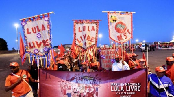 Brésil : les pro-Lula bataillent pour sa candidature à la présidentielle Brésil : les pro-Lula bataillent pour sa candidature à la présidentielle
