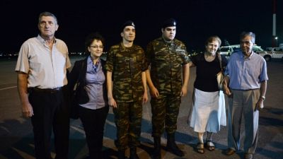 Retour en Grèce de deux soldats libérés d'une prison turque