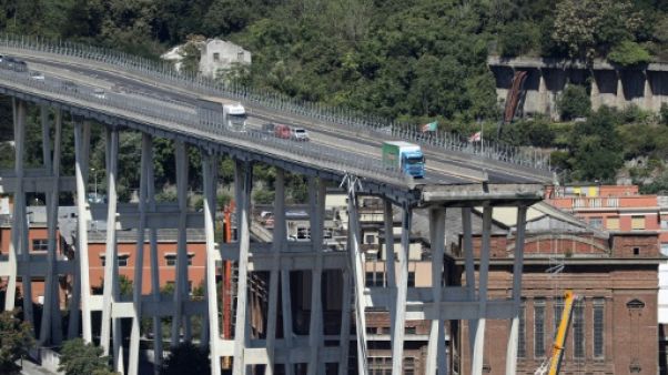 A Gênes, le pont s'est écroulé et la vie s'est arrêtée A Gênes, le pont s'est écroulé et la vie s'est arrêtée