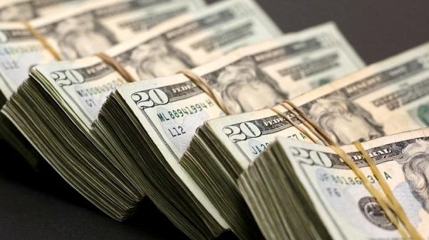 الدولار يرتفع لأعلى مستوى في عام مع انخفاض اليورو بسبب أزمة تركيا الدولار يرتفع لأعلى مستوى في عام مع انخفاض اليورو بسبب أزمة تركيا