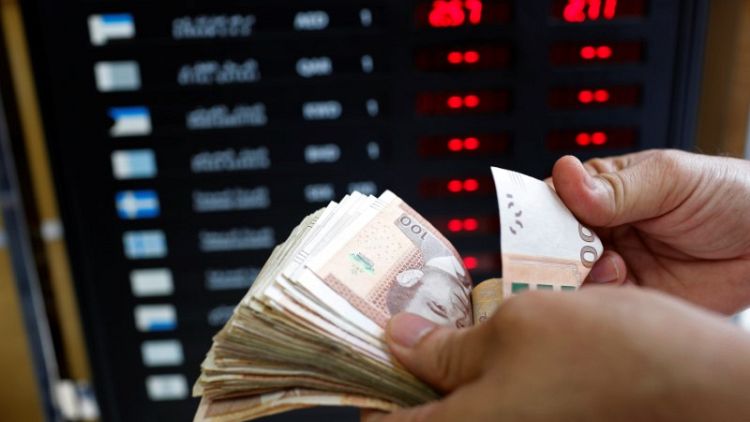 مصرفيون: المغرب يحتاج إلى مزيد من الإصلاحات قبل خطوة جديدة على مسار تحرير العملة