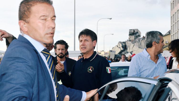 رئيس وزراء إيطاليا يعلن حالة الطوارئ بعد انهيار جسر جنوة