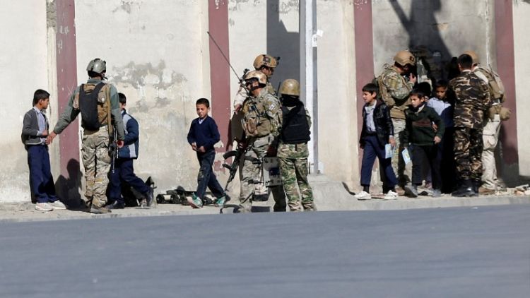 تفجير انتحاري بمدرسة أفغانية لسهولة استهداف المدارس
