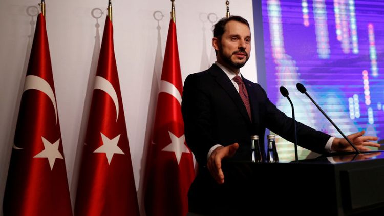 وزير المالية: تركيا لن تتردد في دعم القطاع المصرفي