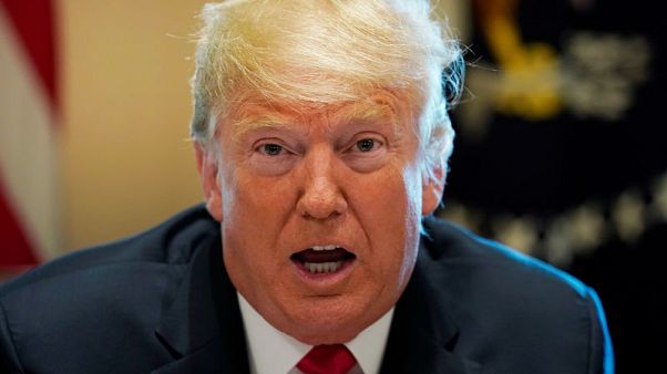 ترامب يطلب من هيئة الأوراق المالية التحول إلى نظام نصف سنوي لتقارير الشركات ترامب يطلب من هيئة الأوراق المالية التحول إلى نظام نصف سنوي لتقارير الشركات