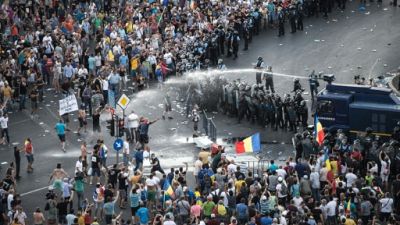 Bucarest dénonce une "tentative de renverser le gouvernement par la force"