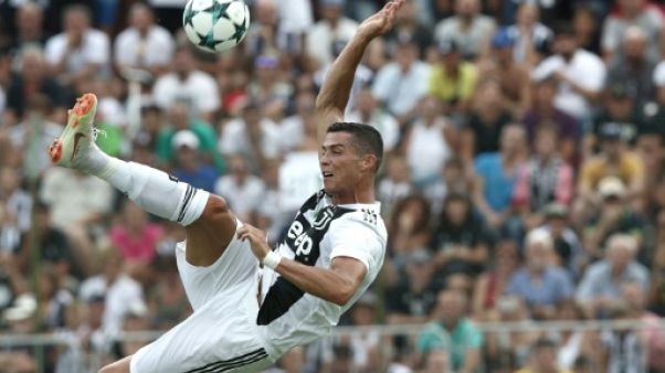 Italie: Ronaldo à Vérone, le deuil à Gênes Italie: Ronaldo à Vérone, le deuil à Gênes