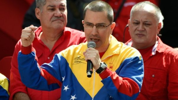Le Venezuela rejette les critiques des Etats-Unis concernant l'enquête sur "l'attentat" contre Maduro Le Venezuela rejette les critiques des Etats-Unis concernant l'enquête sur "l'attentat" contre Maduro