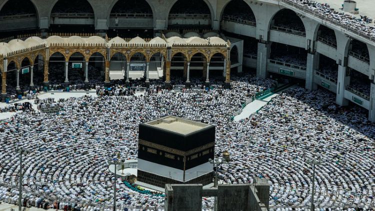 Qatar accuses Saudis of barring haj pilgrims, Riyadh says untrue