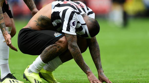 كينيدي لاعب نيوكاسل يهدر ركلة جزاء ويختتم أداء كارثيا كينيدي لاعب نيوكاسل يهدر ركلة جزاء ويختتم أداء كارثيا