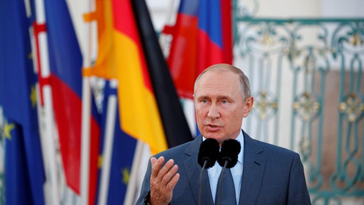 Putin says everything must be done for refugees to return to Syria