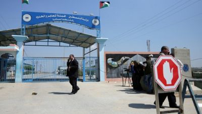 Israël ferme un point de passage avec Gaza