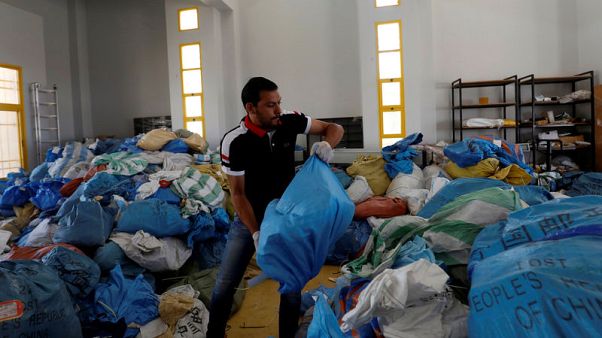 بريد فلسطيني يصل الضفة الغربية المحتلة متأخرا ثماني سنوات بريد فلسطيني يصل الضفة الغربية المحتلة متأخرا ثماني سنوات