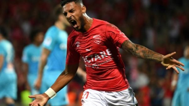 Ligue 1: Marseille corrigé à Nîmes, Bordeaux chute sans Poyet Ligue 1: Marseille corrigé à Nîmes, Bordeaux chute sans Poyet