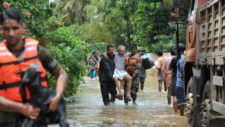 Inde : décrue au Kerala, plus de 400 morts 