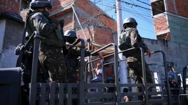 Brésil: 13 morts, dont deux soldats, dans des opérations des forces de sécurité à Rio Brésil: 13 morts, dont deux soldats, dans des opérations des forces de sécurité à Rio