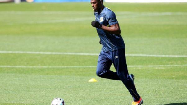 Australie: Bolt s'offre pour son anniversaire un premier entraînement avec les Mariners Australie: Bolt s'offre pour son anniversaire un premier entraînement avec les Mariners