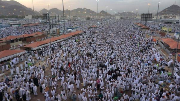 Plus de 2 millions de pèlerins célèbrent à La Mecque la fête du sacrifice Plus de 2 millions de pèlerins célèbrent à La Mecque la fête du sacrifice