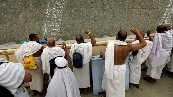 مصحح-بدء رمي الجمرات في موسم الحج مصحح-بدء رمي الجمرات في موسم الحج
