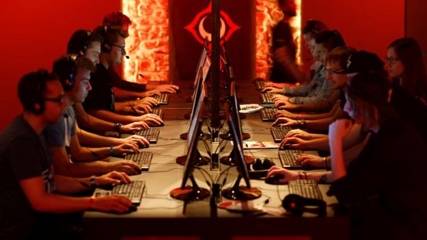 'Play anywhere' trend in vogue as Germany's Gamescom fair opens 'Play anywhere' trend in vogue as Germany's Gamescom fair opens