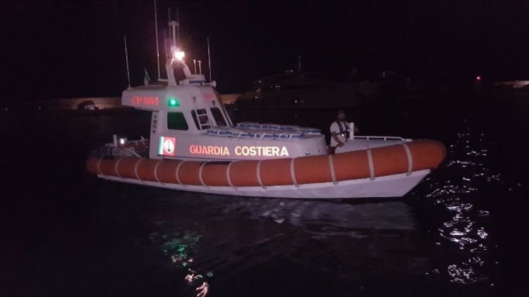 Su costa Crotone arrivati 56 migranti
