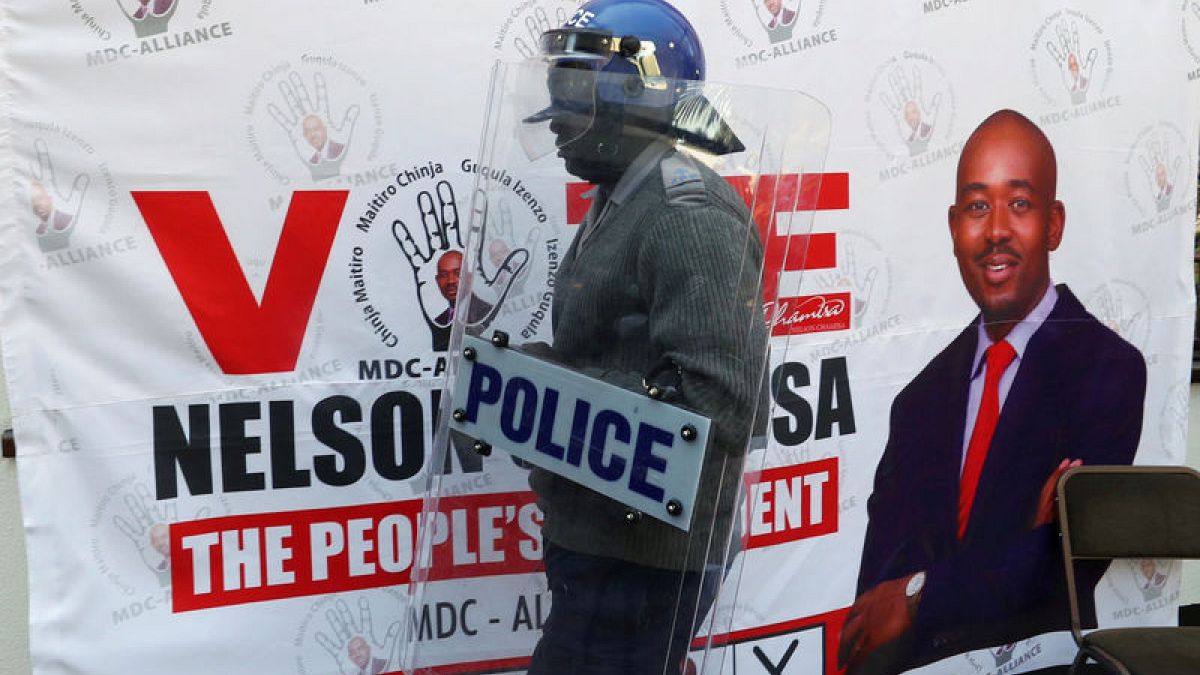 Rifts at the top rattle Zimbabwe after Mugabe | Euronews