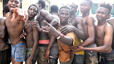 أكثر من 100 مهاجر أفريقي يقتحمون جيب سبتة الإسباني