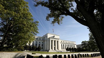 مجلس الاحتياطي يلمح إلى زيادة وشيكة محتملة في سعر الفائدة