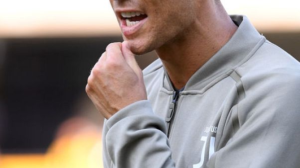 رونالدو يقول إن ترك ريال مدريد كان "قرارا سهلا" رونالدو يقول إن ترك ريال مدريد كان "قرارا سهلا"