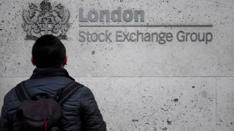 FTSE cautiously down, trade fears weigh