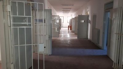 Minore incendia cella carcere Catanzaro
