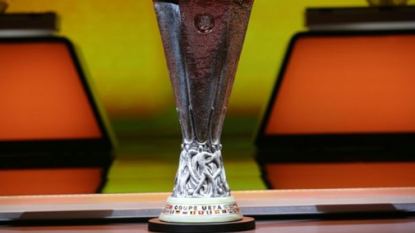 Le trophée de la Ligue Europa, exposé le 25 août 2017 à Monaco Le trophée de la Ligue Europa, exposé le 25 août 2017 à Monaco