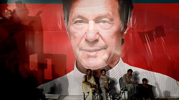 Pakistan disputes U.S. account of call between Pompeo and new PM Khan Pakistan disputes U.S. account of call between Pompeo and new PM Khan