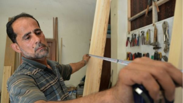 En Syrie, les menuisiers de la Ghouta dépoussièrent leurs ateliers En Syrie, les menuisiers de la Ghouta dépoussièrent leurs ateliers