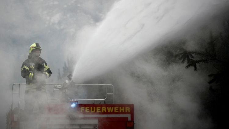 Hundreds evacuated as forest fire sends smoke over Berlin