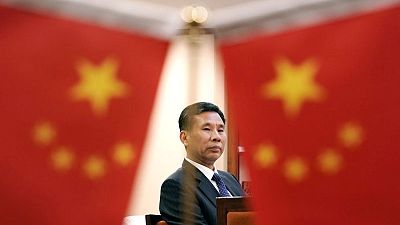 حصري-وزير: الصين ستواصل الرد على أمريكا بشأن التجارة وستعزز الإنفاق الحكومي