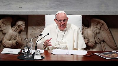البابا يندد بالانتهاكات الجنسية لرجال الدين والفساد داخل الكنيسة