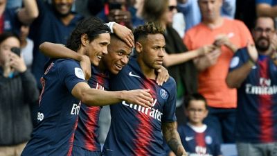 Le Paris SG bat Angers 3-1, grâce à Cavani, Neymar et Mbappé