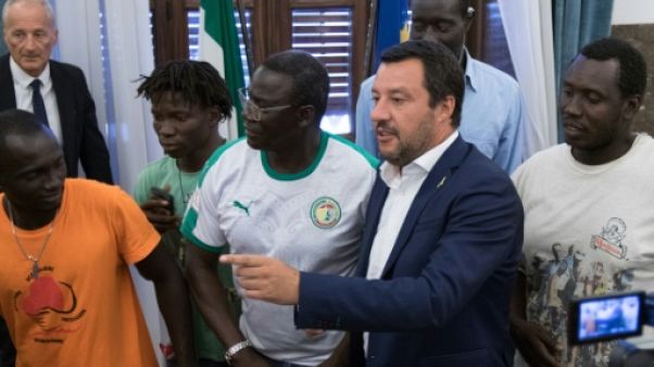 Italie : Salvini visé par la justice, les migrants du Diciotti libres de débarquer Italie : Salvini visé par la justice, les migrants du Diciotti libres de débarquer