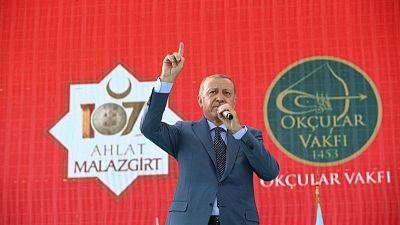 أردوغان يتعهد بتحقيق السلام والأمن في سوريا والعراق