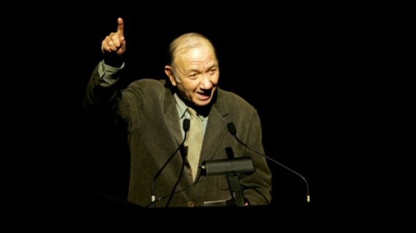 Le dramaturge Neil Simon, le 10 janvier 2005 à New York Le dramaturge Neil Simon, le 10 janvier 2005 à New York