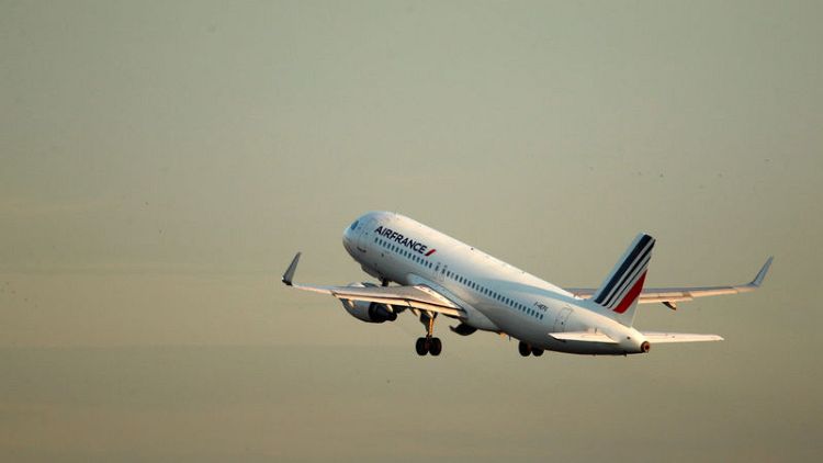 Air France unions press pay demands, stop short of strike call
