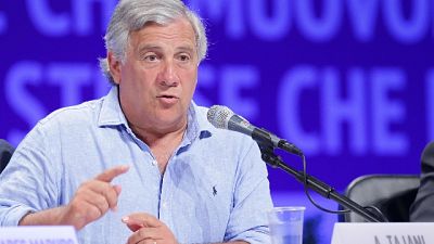 Tajani, no a processi a linea politica