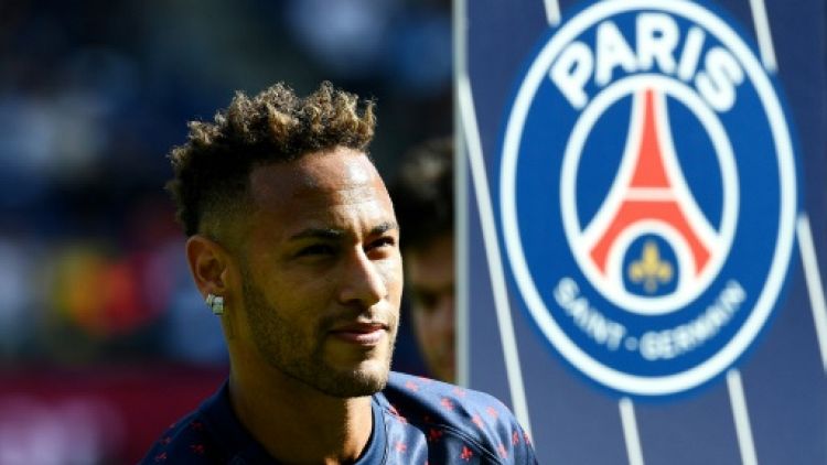 Paris SG: Neymar assure qu'il sera "à Paris" l'année prochaine