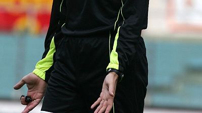 Poliziotto in malattia fa arbitro calcio Poliziotto in malattia fa arbitro calcio