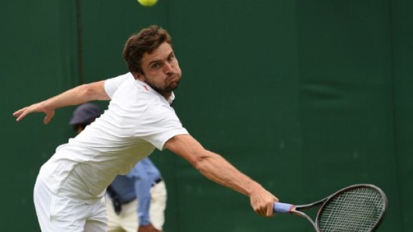 Gilles Simon lors du 4e tour du tournoi de Wimbledon le 27 août 2018 Gilles Simon lors du 4e tour du tournoi de Wimbledon le 27 août 2018
