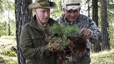 بوتين يتنزه في سيبيريا مع كبار المسؤولين الأمنيين